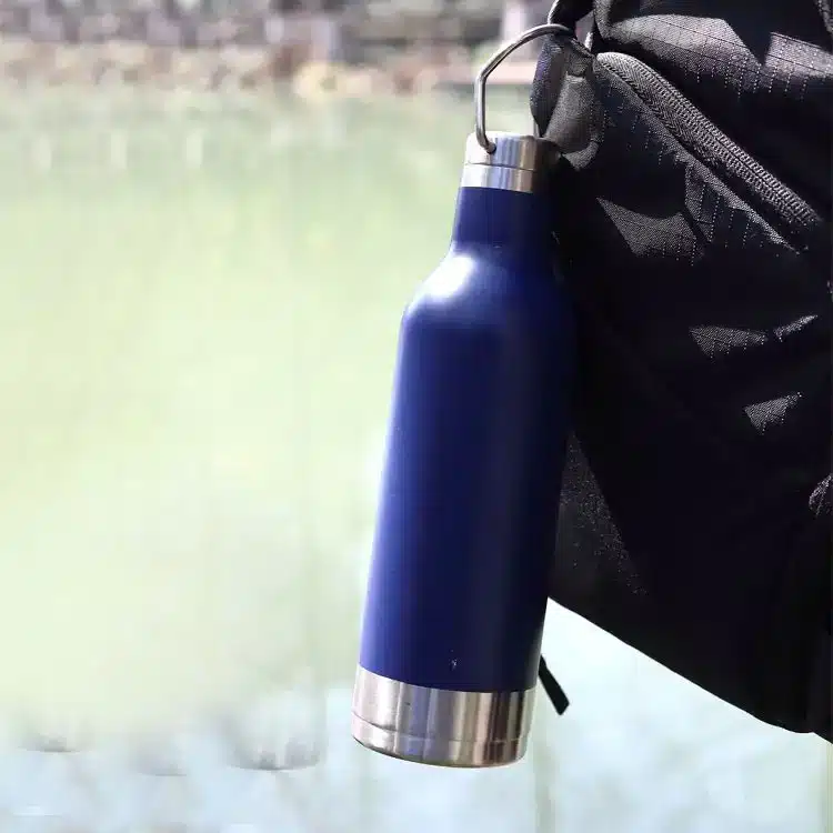 sport bottle with handle